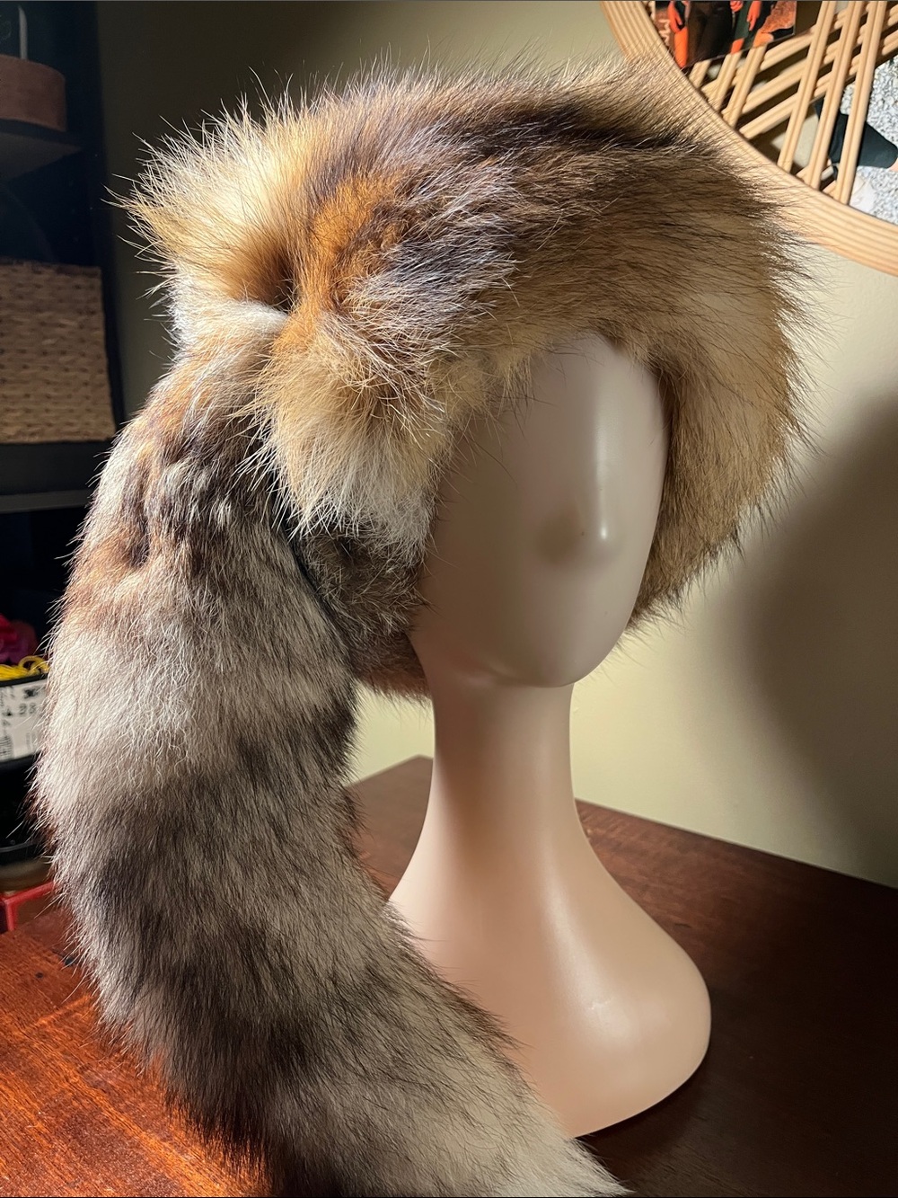 Real fox fur woman hat with fox tail, size 57, fits medium, new with tags